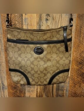 Coach Signature Crossbody Bag in Brown And Tan